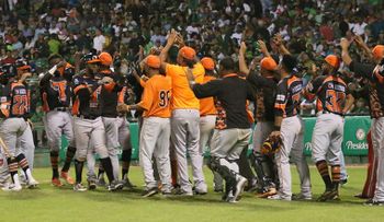 Los Toros ganan su primer partido de la Serie Final; se imponen 13 por 2  sobre las Estrellas