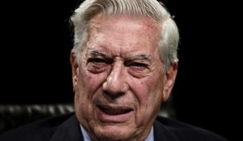 Mario Vargas Llosa considera que América Latina no debe acoger a Snowden 