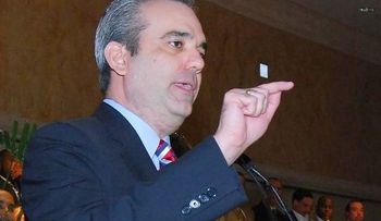 Abinader atribuye caída de inversión extranjera en RD a corrupción y falta de seguridad jurídica 