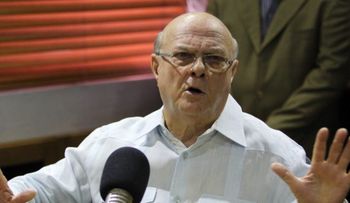  Hipólito dice hay quejas contra David Collado, y que no le gusta el canciller, pero quien nombra es Luis