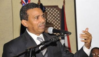 Radhamés Segura: endeudamiento RD en niveles peligrosos