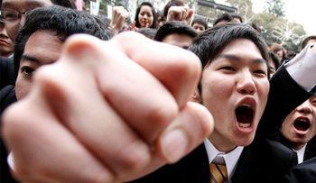 Un japonés revela cómo ganó 34 millones de dólares durante el Lunes Negro