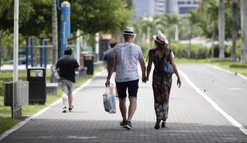 Caminar 7,000 pasos al día reduce el riesgo de enfermedades crónicas