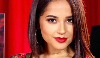 La cantante Becky G demanda por 100 millones de dólares