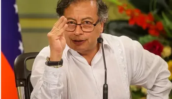 Petro ve como "una derrota de Colombia" muerte del opositor Miguel Uribe Turbay tras el atentado