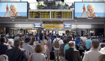 Error informático genera largas filas en aeropuerto de Nueva York
