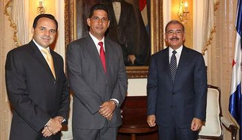 Presidente Medina recibe a ejecutivos de Brugal 