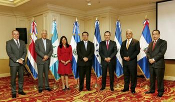 Gobernador del Banco Central, Héctor Valdez Albizu participa en la 273 reunión del CMCA