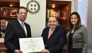 La UNPHU distingue a Miguel Reyes Sánchez, asesor de la Gobernación en el BCRD