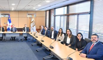 Valdez Albizu se reunió con los ejecutivos Cámara Dominicana del Mercado de Capitales
