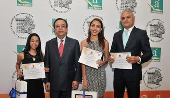 Banco Central de la RD premia ganadores IV Competencia Académica â??Economistas del futuroâ?