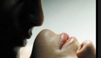 Las mujeres gimen durante el sexo, y no es por NADA de lo que está pensando 