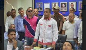 Vocero regidores PLD, Wilson Dìaz exhorta población a integrarse en jornada de limpieza 
