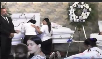 En medio del llanto y dolor sepultan restos dominicana Yamaira Sánchez Negrón y sus hijos fallecido en una accidente en Virginia