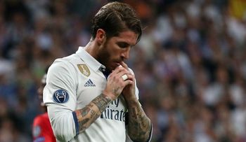 La crítica de Rio Ferdinand a Sergio Ramos: "Si mi hijo me viera hacer eso, no podría mirarlo a la cara"