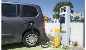 Extremadura ofrece hasta 9.900 ? para comprar coche eléctrico.
