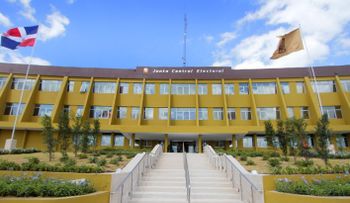 JCE otorga otros 30 días a partidos para que depositen padrón
