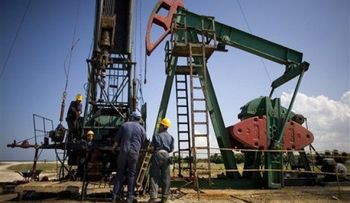 Petróleo cae a menos de 50 dólares por barril 