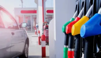Gobierno mantiene invariable precios de los combustibles 