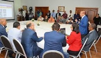 Temo pide que se prohíba la reelección por 100 años y genera controversias