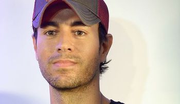 Enrique Iglesias confiesa que accidente con dron lo deprimió