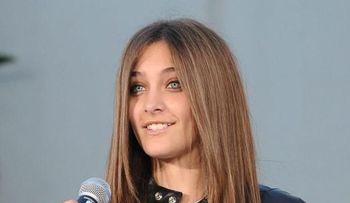 Paris Jackson evoluciona favorablemente, según abogados de la familia