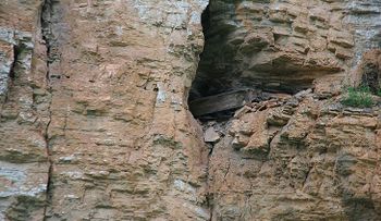 China: Encuentran uno de los cementerios colgantes más grandes jamás descubiertos