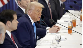 Trump aplaza encuentro con Kim, que lanza misiles antes de su llegada