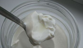 Mascarilla de leche agria para nutrir el cutis
