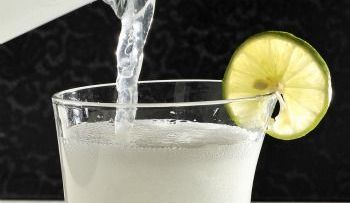 Limonada de lavanda para el dolor de cabeza y la ansiedad