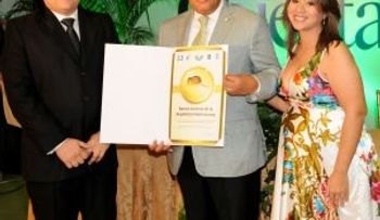 Banco Central de la RD recibe reconocimiento a la Excelencia Ambiental 2015