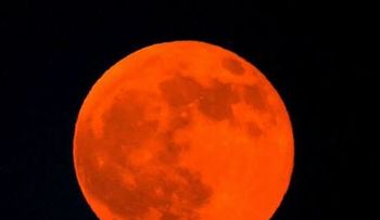 La Luna se vuelve roja en la mayor parte de América