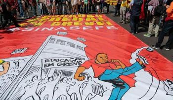  Unas 200 personas protestan contra el Mundial en primer partido en Brasilia