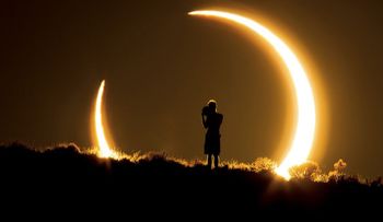 Las claves para observar el eclipse solar este domingo sin dañarse la vista