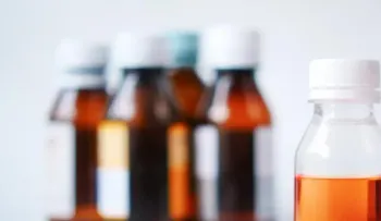 Fabricante adulteró químicos en jarabe que causó la muerte de 200 niños en Indonesia