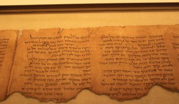 Mediante análisis digital de antiguas escrituras logran saber cómo se escribió la Biblia