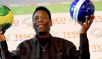 Dan de alta a Pelé tras mejoría de su salud 