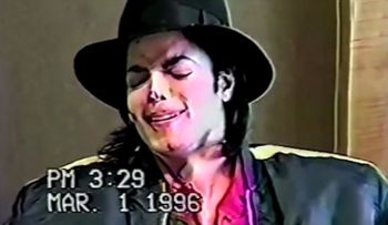 Difunden video inédito del interrogatorio a Michael Jackson por abuso de menores