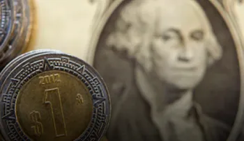 El peso mexicano en picada: segunda moneda de peor desempeño del mundo en 2016