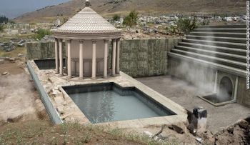 Científicos descifran el misterio de la puerta del infierno romana