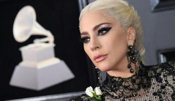 Lady Gaga cancela el resto de su gira por un "intenso dolor"