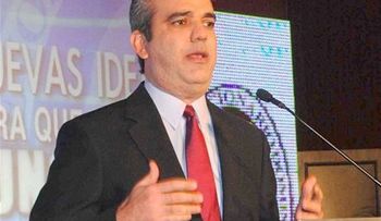 Luis Abinader juramenta líderes sindicales de La Romana