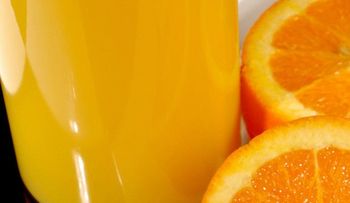 El zumo de naranja tiene 10 veces más antioxidantes
