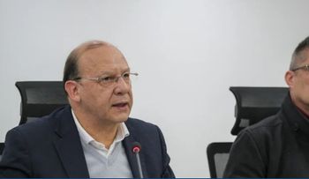 Gobierno de Petro suspende transición con nueva administración