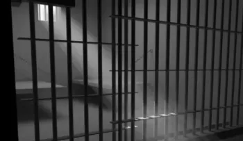 Obligan a un hombre de 75 años, a salir de la cárcel, porque había cumplido su pena y no quería irse 