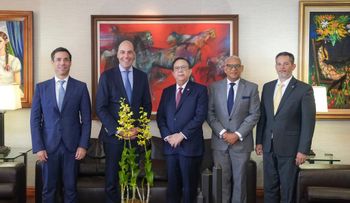 Valdez Albizu pasa revista con ejecutivos de Scotiabank a la economía dominicana durante 2023 y su atractivo para el exterior