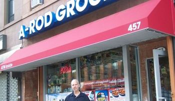Clientes piden a dueño de bodega cambie nombre de "A-Rod"