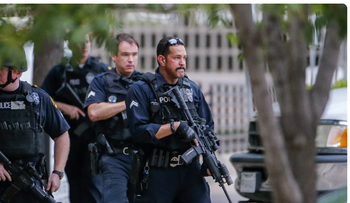 Tiroteo en oficina de inmigración en Dallas deja 3 heridos y atacante muerto