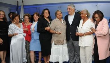 PRD reconoce mujeres de Revolución de Abril