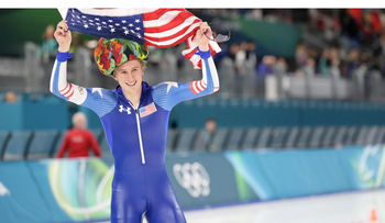 Jordan Stolz gana oro y récord olímpico en 500 m